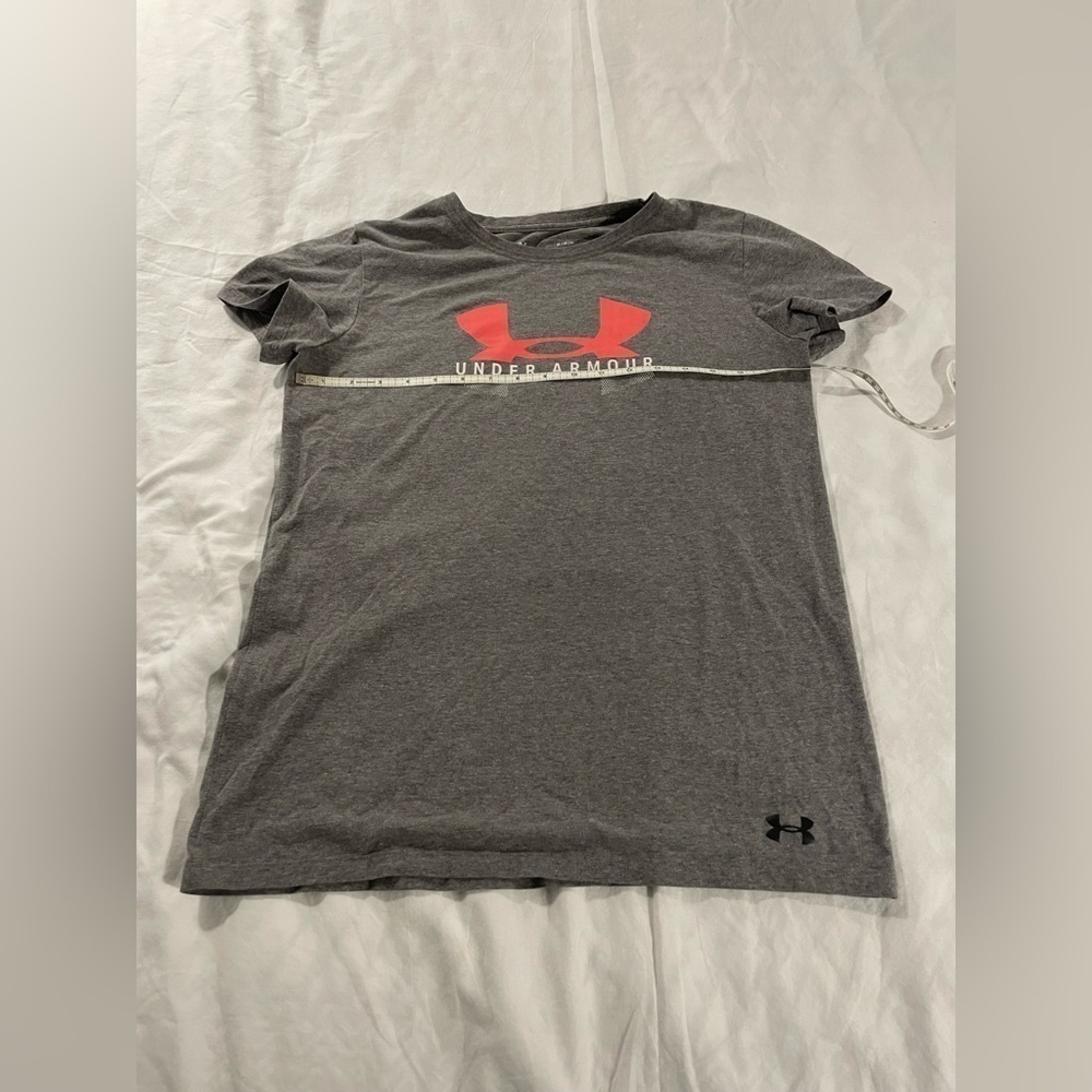 Under Armour Women’s Tee - Size M